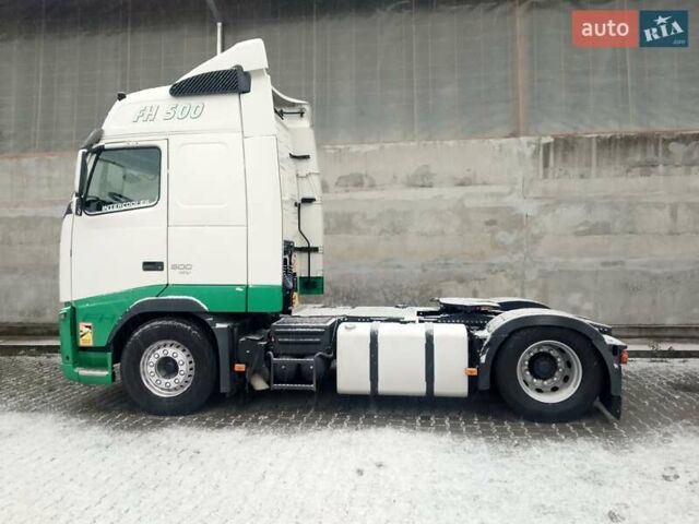 Белый Вольво FH 13, объемом двигателя 0 л и пробегом 900 тыс. км за 29196 $, фото 2 на Automoto.ua