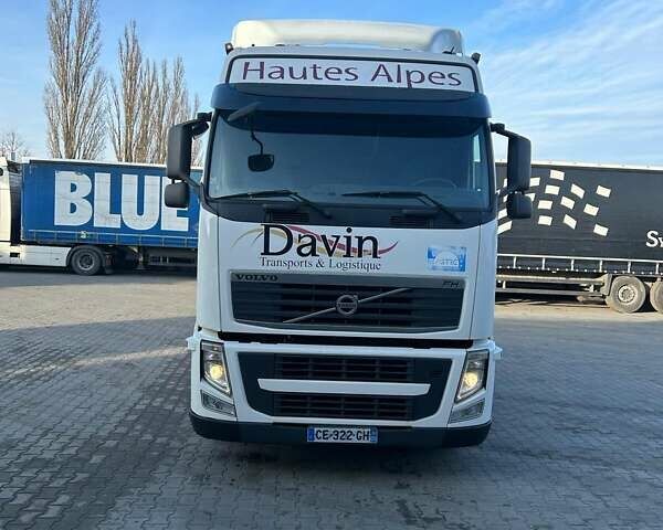 Белый Вольво FH 13, объемом двигателя 12.9 л и пробегом 986 тыс. км за 22800 $, фото 2 на Automoto.ua