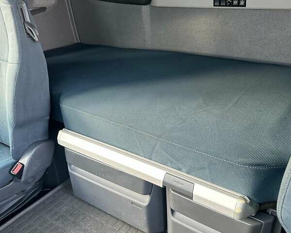 Белый Вольво FH 13, объемом двигателя 12.9 л и пробегом 986 тыс. км за 22800 $, фото 12 на Automoto.ua