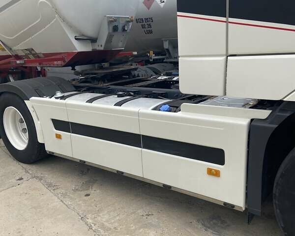 Белый Вольво FH 13, объемом двигателя 0 л и пробегом 7 тыс. км за 26000 $, фото 4 на Automoto.ua