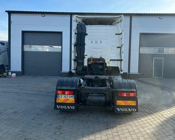 Белый Вольво FH 13, объемом двигателя 12.9 л и пробегом 986 тыс. км за 22800 $, фото 4 на Automoto.ua