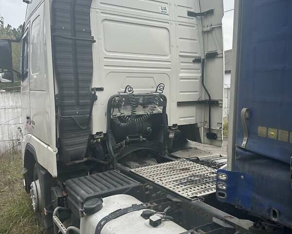 Белый Вольво FH 13, объемом двигателя 0 л и пробегом 990 тыс. км за 22000 $, фото 1 на Automoto.ua