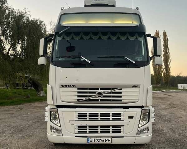 Вольво FH 13 2013 в Болграде на Automoto.ua Белый Вольво FH 13, объемом двигателя 12.78 л и пробегом 1 тыс. км за 25500 $, фото 5 на Automoto.ua