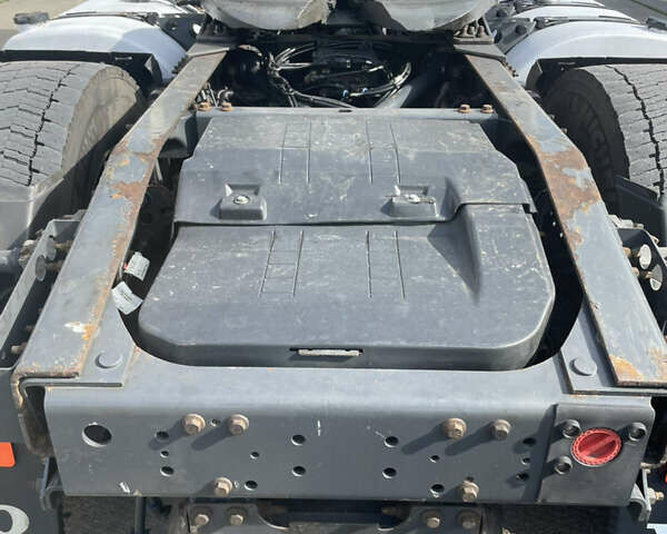 Білий Вольво FH 13, об'ємом двигуна 12.78 л та пробігом 220 тис. км за 21500 $, фото 3 на Automoto.ua