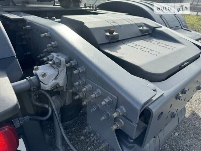 Белый Вольво FH 13, объемом двигателя 12.8 л и пробегом 830 тыс. км за 33116 $, фото 9 на Automoto.ua