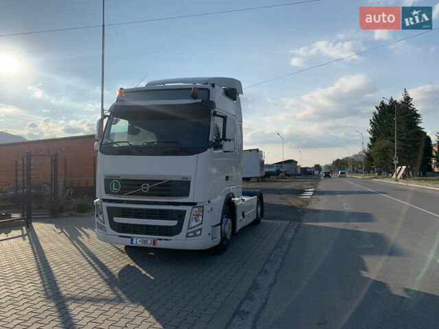 Белый Вольво FH 13, объемом двигателя 0 л и пробегом 219 тыс. км за 27000 $, фото 6 на Automoto.ua