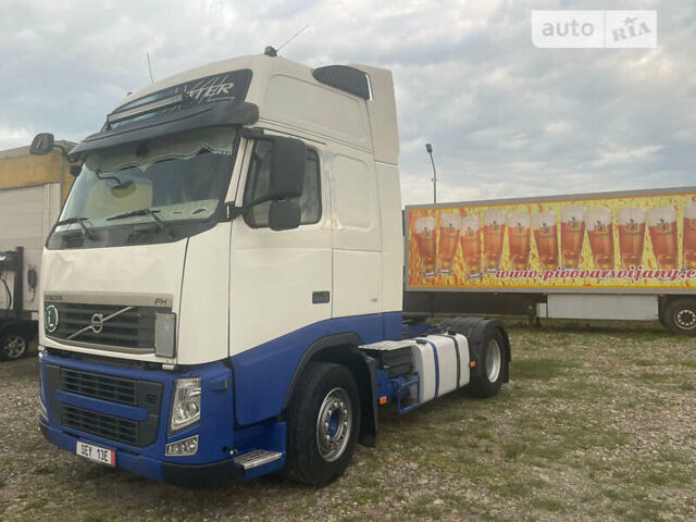 Белый Вольво FH 13, объемом двигателя 12.9 л и пробегом 60 тыс. км за 33012 $, фото 1 на Automoto.ua