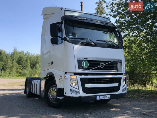 Білий Вольво FH 13, об'ємом двигуна 12 л та пробігом 150 тис. км за 23650 $, фото 3 на Automoto.ua