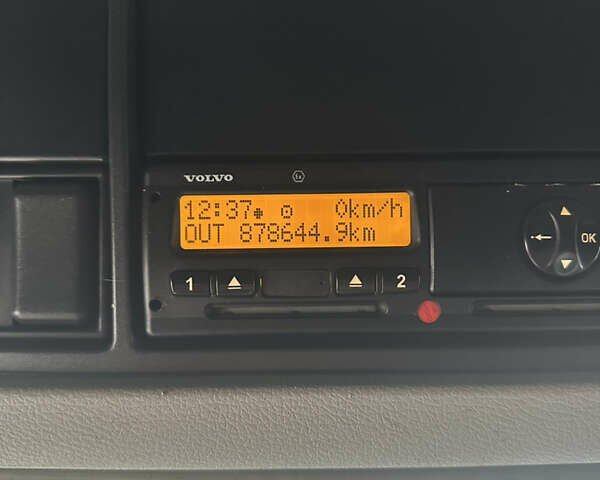 Белый Вольво FH 13, объемом двигателя 12.78 л и пробегом 878 тыс. км за 18500 $, фото 6 на Automoto.ua