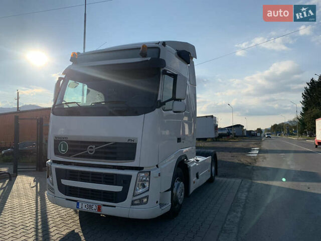 Белый Вольво FH 13, объемом двигателя 0 л и пробегом 219 тыс. км за 27000 $, фото 32 на Automoto.ua