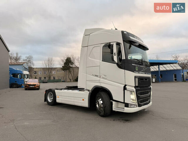 Білий Вольво FH 13, об'ємом двигуна 12.9 л та пробігом 1 тис. км за 28961 $, фото 7 на Automoto.ua