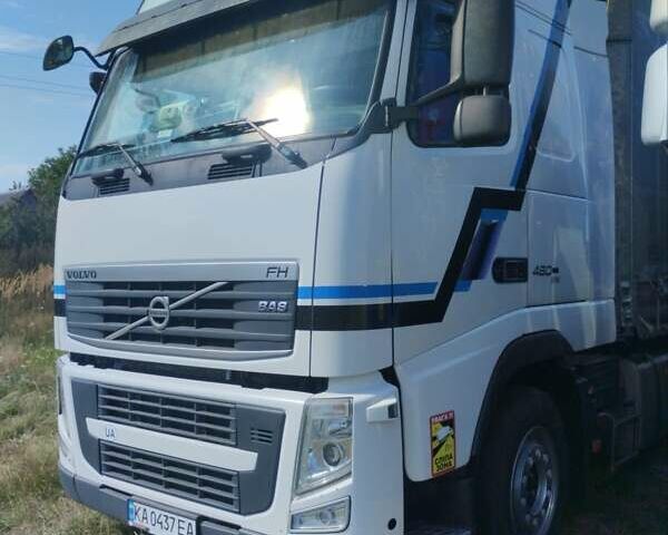 Белый Вольво FH 13, объемом двигателя 12.9 л и пробегом 780 тыс. км за 31500 $, фото 3 на Automoto.ua