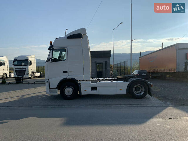 Белый Вольво FH 13, объемом двигателя 0 л и пробегом 219 тыс. км за 27000 $, фото 9 на Automoto.ua