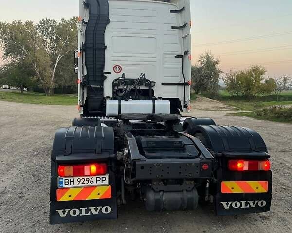 Вольво FH 13 2013 в Болграде на Automoto.ua Белый Вольво FH 13, объемом двигателя 12.78 л и пробегом 1 тыс. км за 25500 $, фото 7 на Automoto.ua