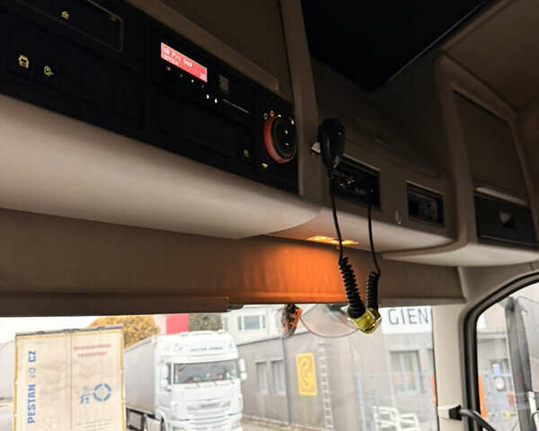 Білий Вольво FH 13, об'ємом двигуна 12.9 л та пробігом 1 тис. км за 28961 $, фото 20 на Automoto.ua