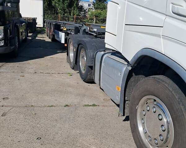 Белый Вольво FH 13, объемом двигателя 12.78 л и пробегом 1 тыс. км за 35000 $, фото 1 на Automoto.ua