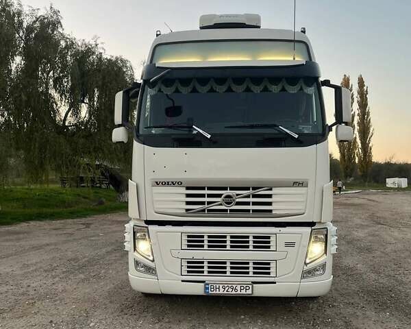 Вольво FH 13 2013 в Болграде на Automoto.ua Белый Вольво FH 13, объемом двигателя 12.78 л и пробегом 1 тыс. км за 25500 $, фото 4 на Automoto.ua