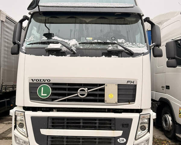 Белый Вольво FH 13, объемом двигателя 12.9 л и пробегом 1 тыс. км за 20000 $, фото 1 на Automoto.ua