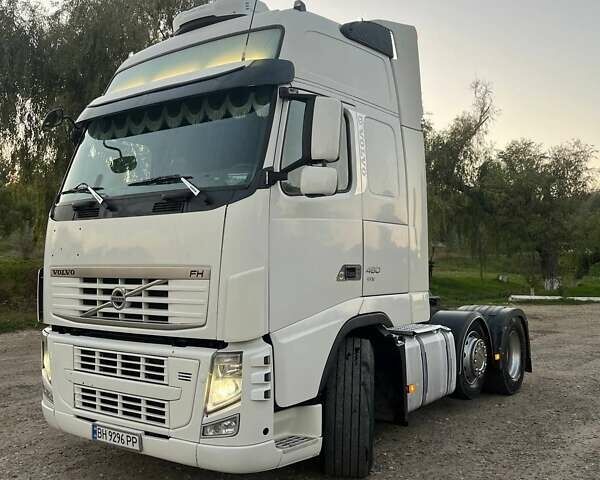Вольво FH 13 2013 в Болграде на Automoto.ua Белый Вольво FH 13, объемом двигателя 12.78 л и пробегом 1 тыс. км за 25500 $, фото 2 на Automoto.ua