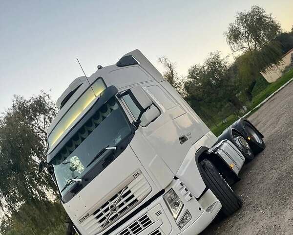 Вольво FH 13 2013 в Болграде на Automoto.ua Белый Вольво FH 13, объемом двигателя 12.78 л и пробегом 1 тыс. км за 25500 $, фото 19 на Automoto.ua
