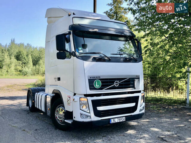 Білий Вольво FH 13, об'ємом двигуна 12 л та пробігом 150 тис. км за 23650 $, фото 2 на Automoto.ua