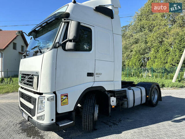 Белый Вольво FH 13, объемом двигателя 0 л и пробегом 150 тыс. км за 24300 $, фото 3 на Automoto.ua
