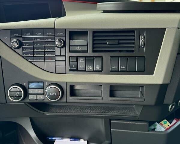 Білий Вольво FH 13, об'ємом двигуна 12.78 л та пробігом 100 тис. км за 19000 $, фото 19 на Automoto.ua