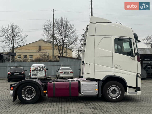 Белый Вольво FH 13, объемом двигателя 12.9 л и пробегом 970 тыс. км за 34505 $, фото 4 на Automoto.ua