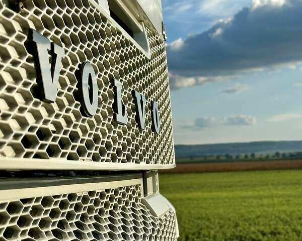 Белый Вольво FH 13, объемом двигателя 0 л и пробегом 752 тыс. км за 39574 $, фото 20 на Automoto.ua