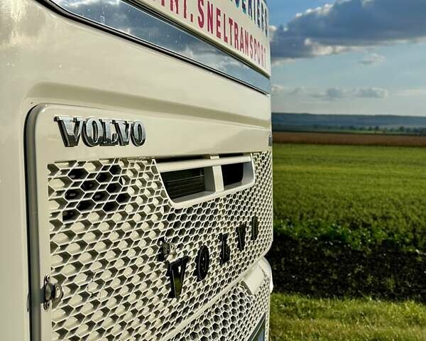 Белый Вольво FH 13, объемом двигателя 0 л и пробегом 752 тыс. км за 39574 $, фото 19 на Automoto.ua