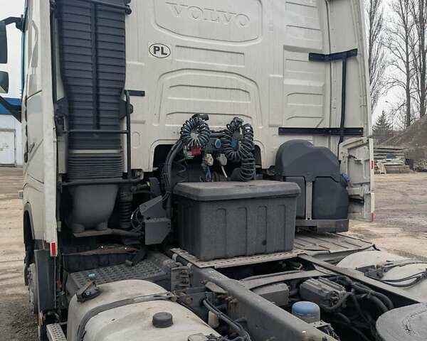 Белый Вольво FH 13, объемом двигателя 12.77 л и пробегом 1 тыс. км за 19341 $, фото 5 на Automoto.ua