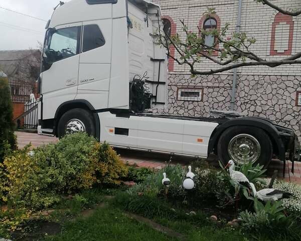 Белый Вольво FH 13, объемом двигателя 12.78 л и пробегом 643 тыс. км за 37000 $, фото 4 на Automoto.ua