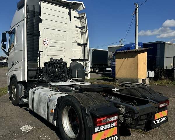 Белый Вольво FH 13, объемом двигателя 0 л и пробегом 673 тыс. км за 25500 $, фото 2 на Automoto.ua