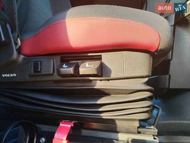 Белый Вольво FH 13, объемом двигателя 0 л и пробегом 809 тыс. км за 35900 $, фото 18 на Automoto.ua