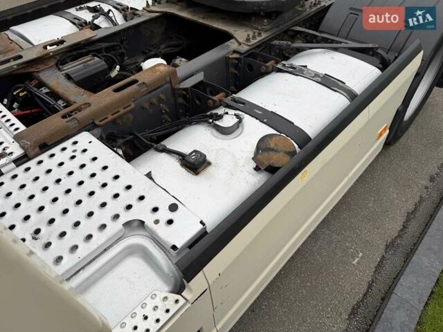 Білий Вольво FH 13, об'ємом двигуна 12.8 л та пробігом 989 тис. км за 28500 $, фото 10 на Automoto.ua