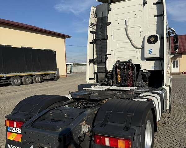 Білий Вольво FH 13, об'ємом двигуна 12.78 л та пробігом 840 тис. км за 32000 $, фото 10 на Automoto.ua