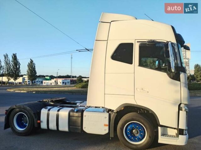 Белый Вольво FH 13, объемом двигателя 0 л и пробегом 809 тыс. км за 36000 $, фото 23 на Automoto.ua