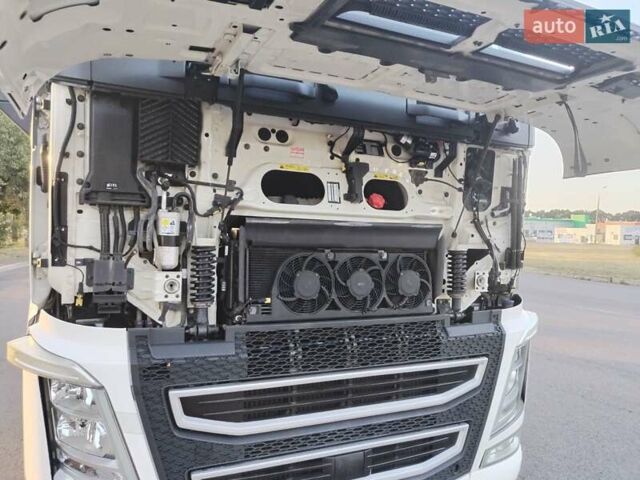 Белый Вольво FH 13, объемом двигателя 0 л и пробегом 809 тыс. км за 35900 $, фото 6 на Automoto.ua