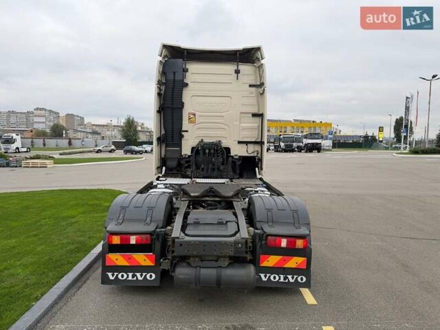 Вольво FH 13 2015 в Киеве на Automoto.ua Белый Вольво FH 13, объемом двигателя 12.8 л и пробегом 989 тыс. км за 28900 $, фото 7 на Automoto.ua