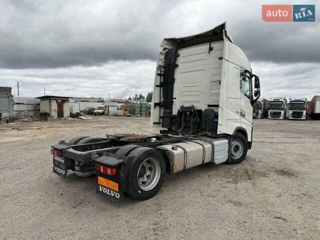 Белый Вольво FH 13, объемом двигателя 12.8 л и пробегом 1 тыс. км за 23800 $, фото 16 на Automoto.ua