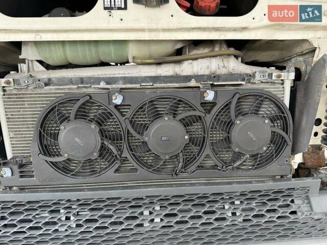 Белый Вольво FH 13, объемом двигателя 12.8 л и пробегом 122 тыс. км за 23500 $, фото 18 на Automoto.ua