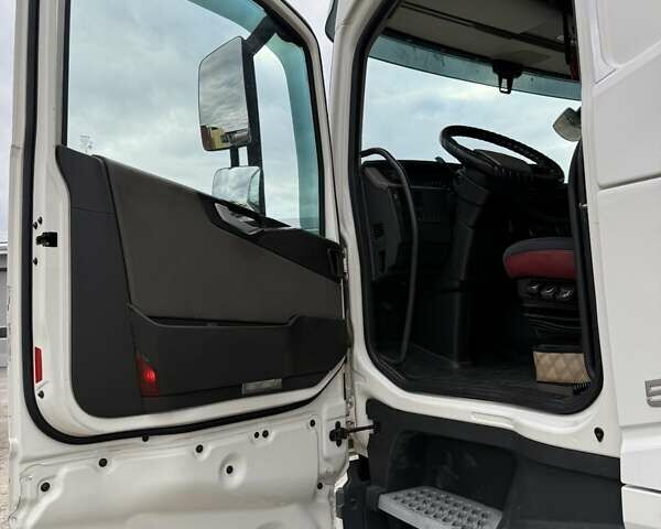 Белый Вольво FH 13, объемом двигателя 0 л и пробегом 1 тыс. км за 23800 $, фото 12 на Automoto.ua