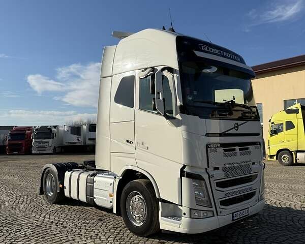 Білий Вольво FH 13, об'ємом двигуна 12.78 л та пробігом 840 тис. км за 32000 $, фото 4 на Automoto.ua