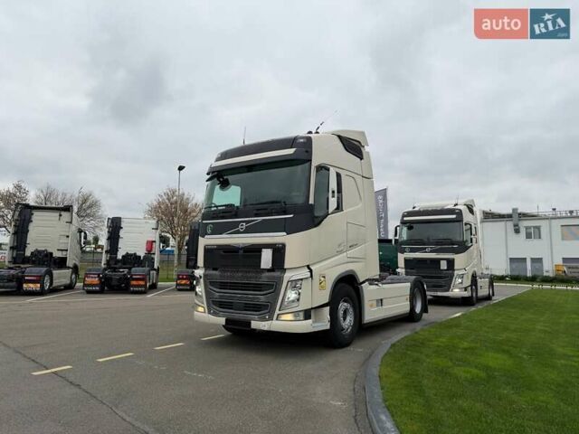 Білий Вольво FH 13, об'ємом двигуна 12.8 л та пробігом 989 тис. км за 28500 $, фото 3 на Automoto.ua