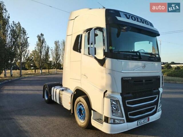 Белый Вольво FH 13, объемом двигателя 0 л и пробегом 809 тыс. км за 36000 $, фото 25 на Automoto.ua