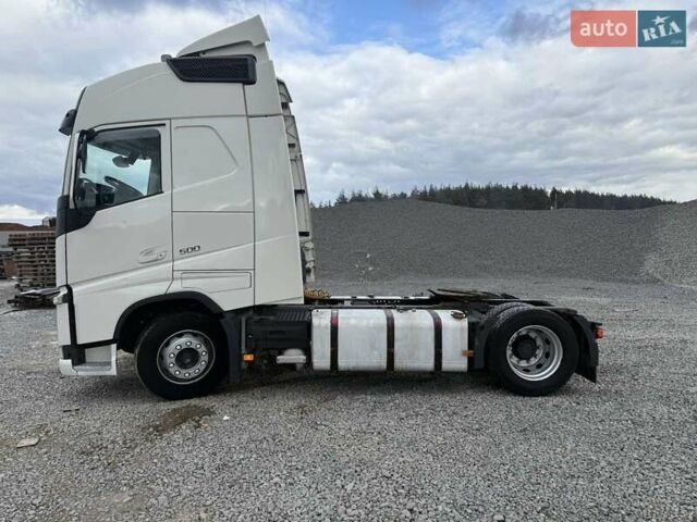 Белый Вольво FH 13, объемом двигателя 12.8 л и пробегом 122 тыс. км за 23500 $, фото 16 на Automoto.ua