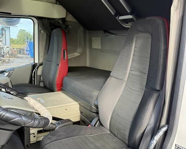 Білий Вольво FH 13, об'ємом двигуна 12.8 л та пробігом 1 тис. км за 28500 $, фото 15 на Automoto.ua