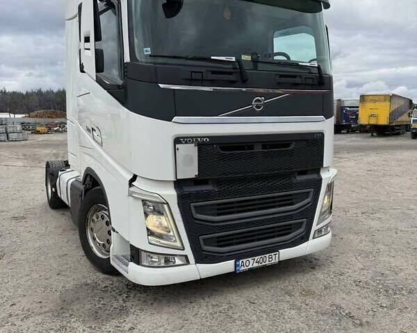 Белый Вольво FH 13, объемом двигателя 0 л и пробегом 1 тыс. км за 23800 $, фото 3 на Automoto.ua