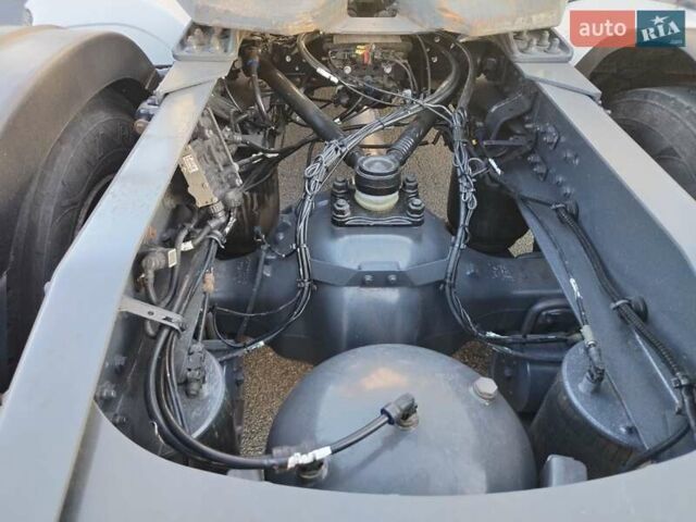 Белый Вольво FH 13, объемом двигателя 0 л и пробегом 809 тыс. км за 35900 $, фото 14 на Automoto.ua