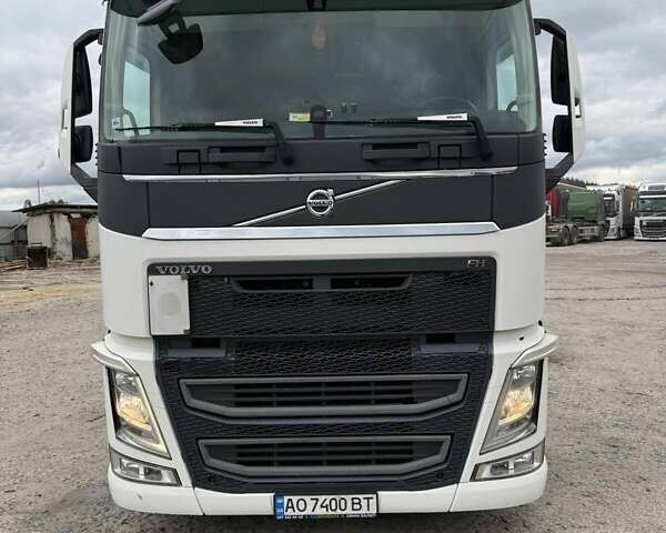 Белый Вольво FH 13, объемом двигателя 0 л и пробегом 1 тыс. км за 23800 $, фото 8 на Automoto.ua